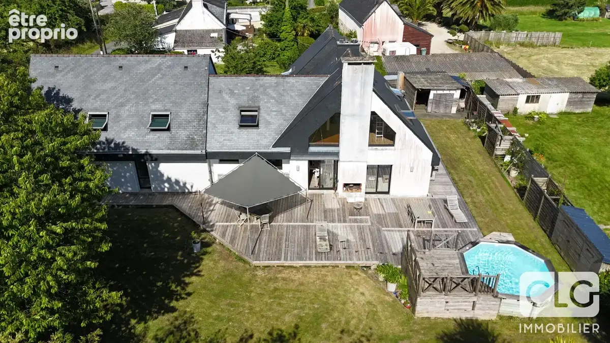Maison - COMBRIT - 250 m² - photo 2