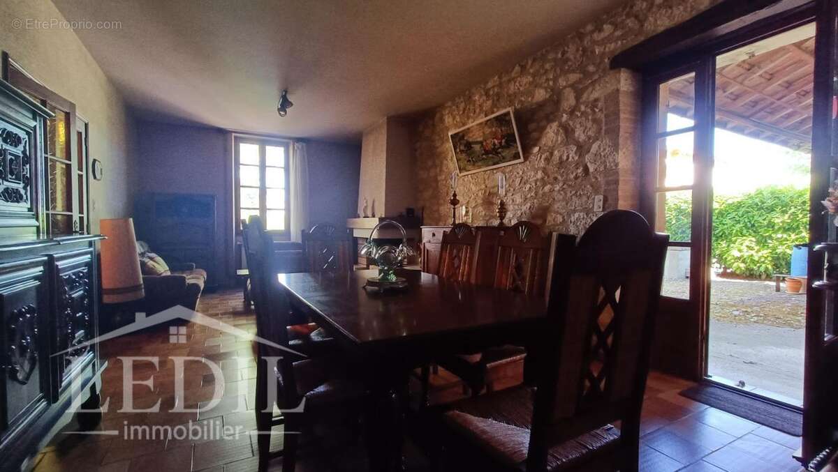 Maison à MAUVEZIN