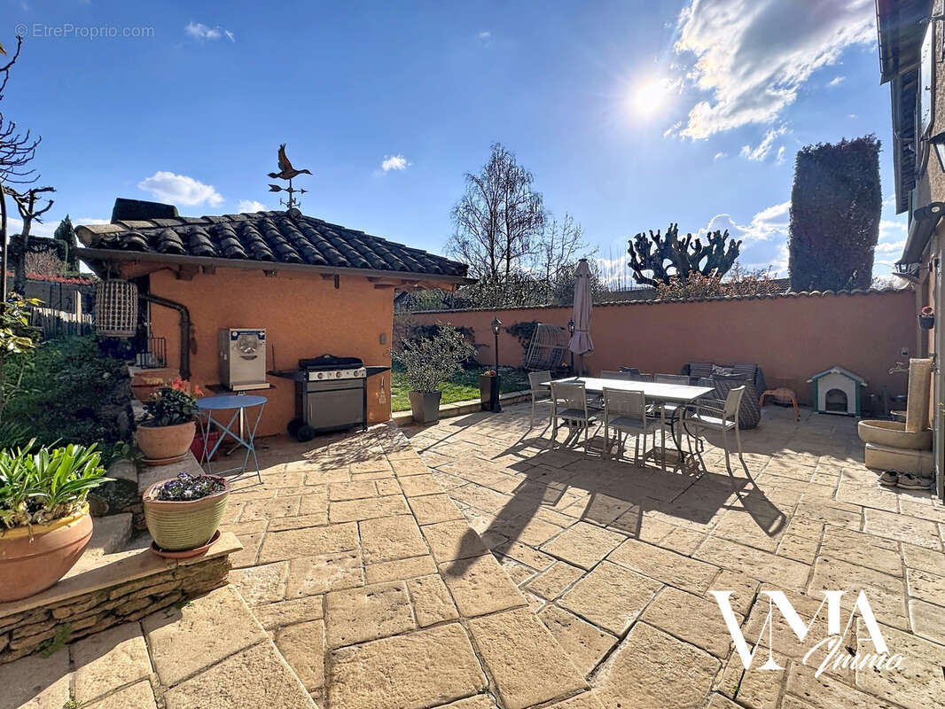 Maison à NEUVILLE-SUR-SAONE