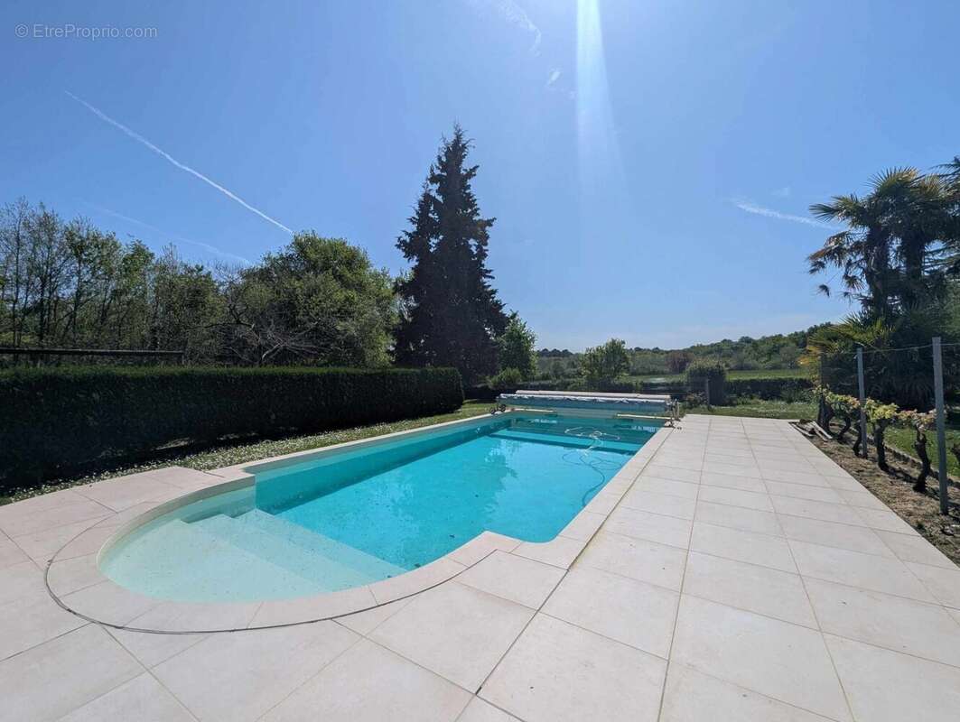 Coin Piscine  - Maison à CREON