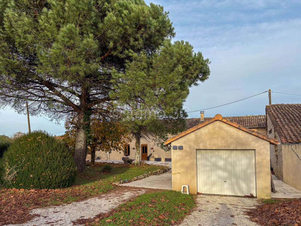 Maison à SAUZE-VAUSSAIS