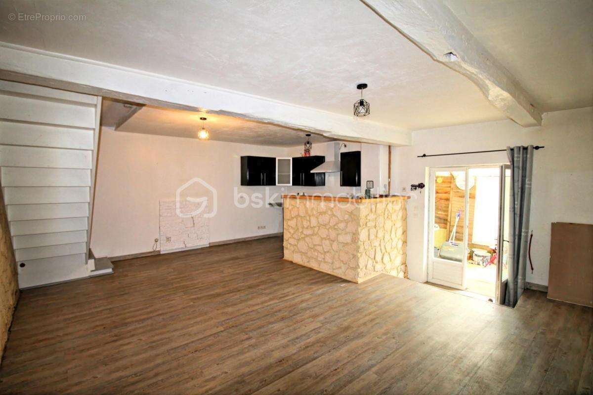 Maison à SAINTE-RADEGONDE