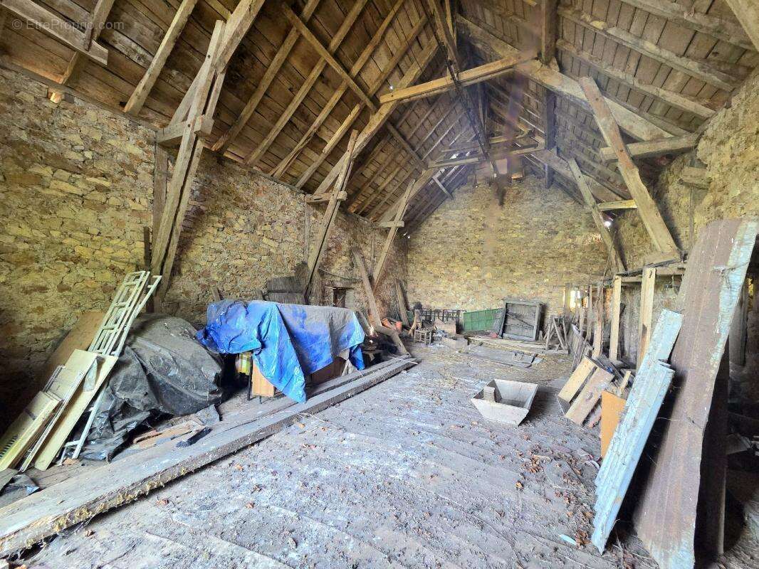 Maison à ANGLARS-SAINT-FELIX