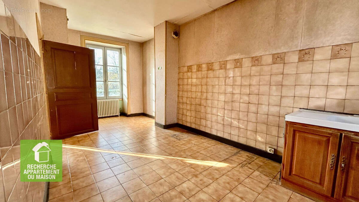 Appartement à CREMIEU