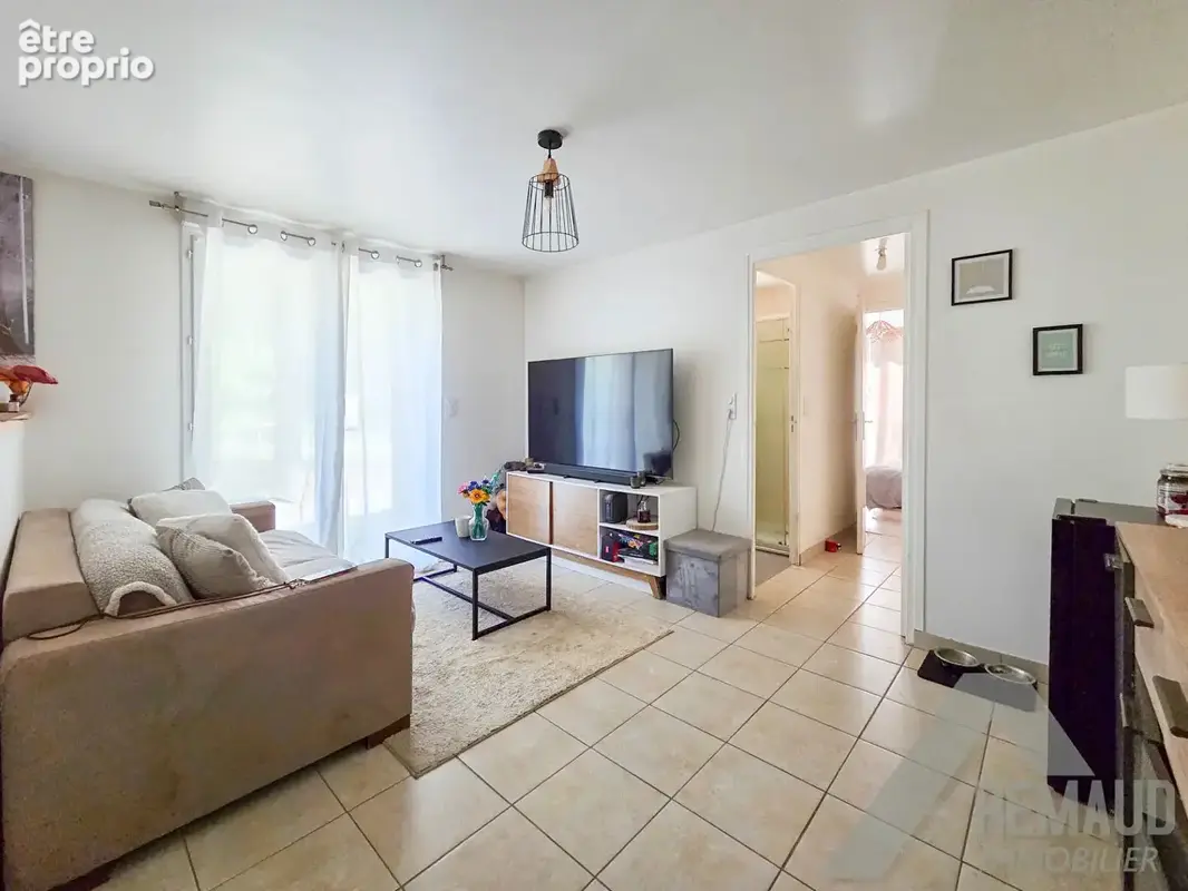 Grange Rénovée de 214 m² sur Terrain de 2973 m² - photo 18