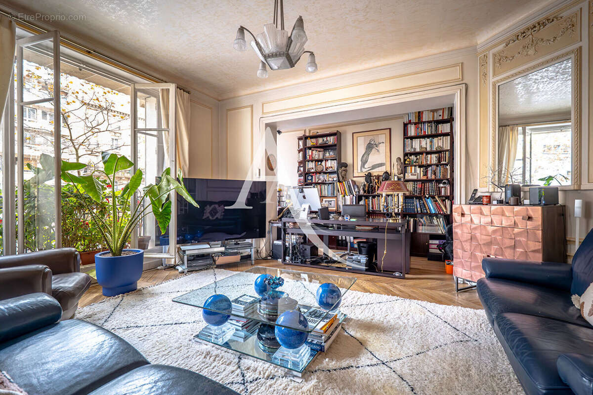 Appartement à PARIS-11E