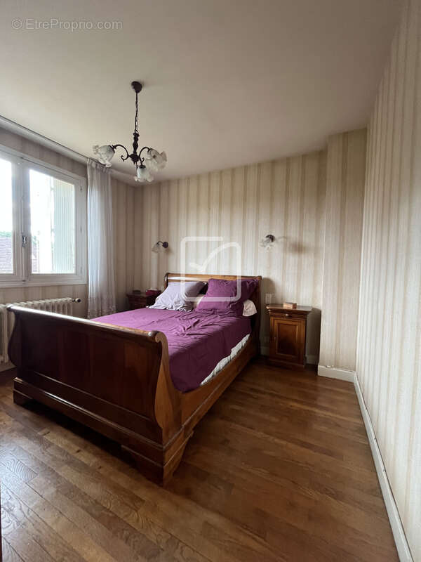 Maison à OBJAT