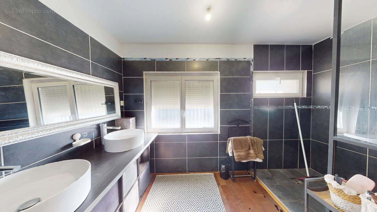 Maison à VILLARD-BONNOT