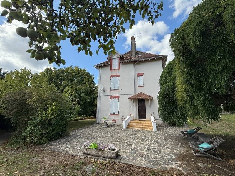 Maison à CUZION