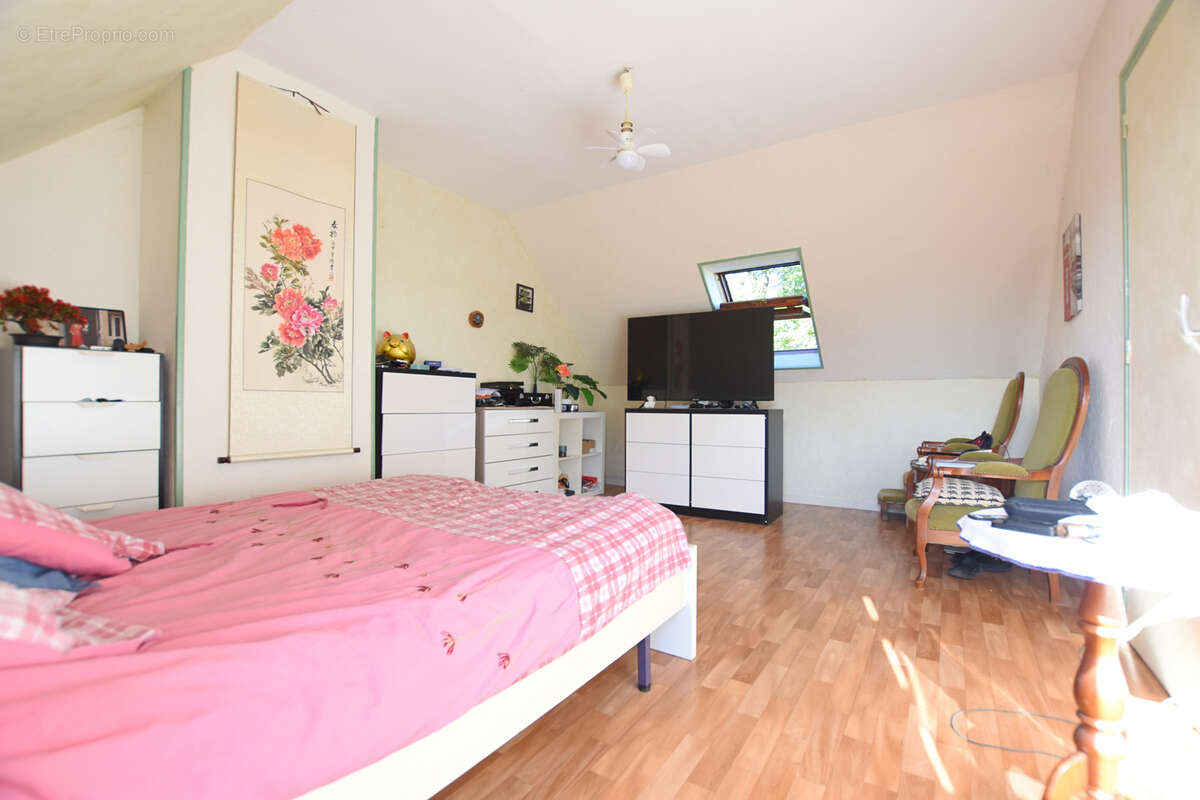 Maison à LES ESSARTS-LE-ROI