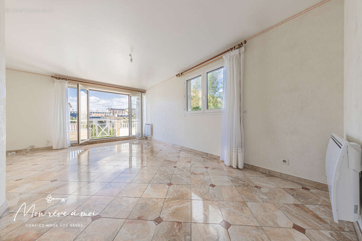 Appartement à NANTERRE