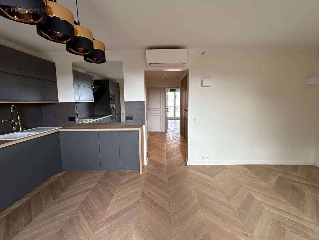 Appartement à L'HAY-LES-ROSES