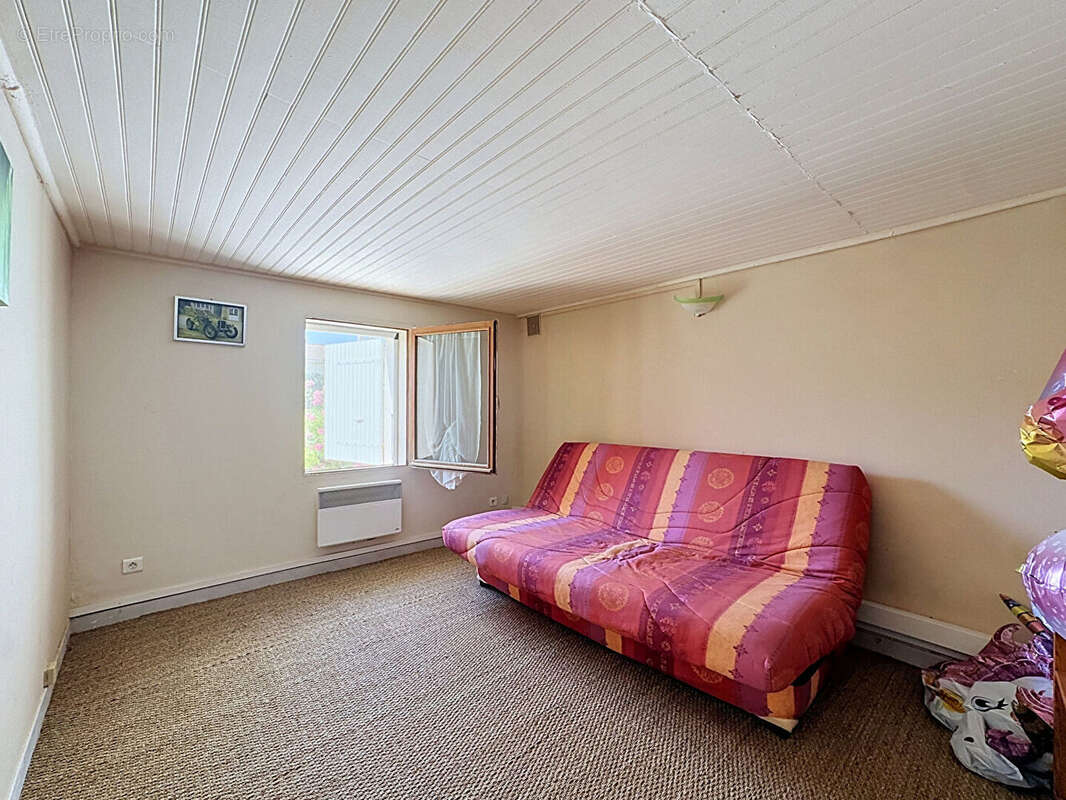 Vendre ensemble immobilier de 395 m² avec piscine à arles - photo 7