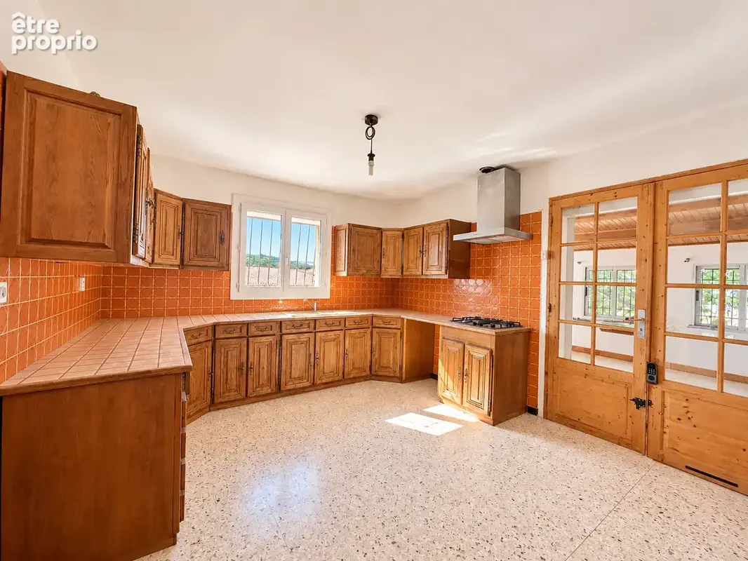 Villa PP sur un terrain de 2 000 m2 avec garage et terrasse - photo 5
