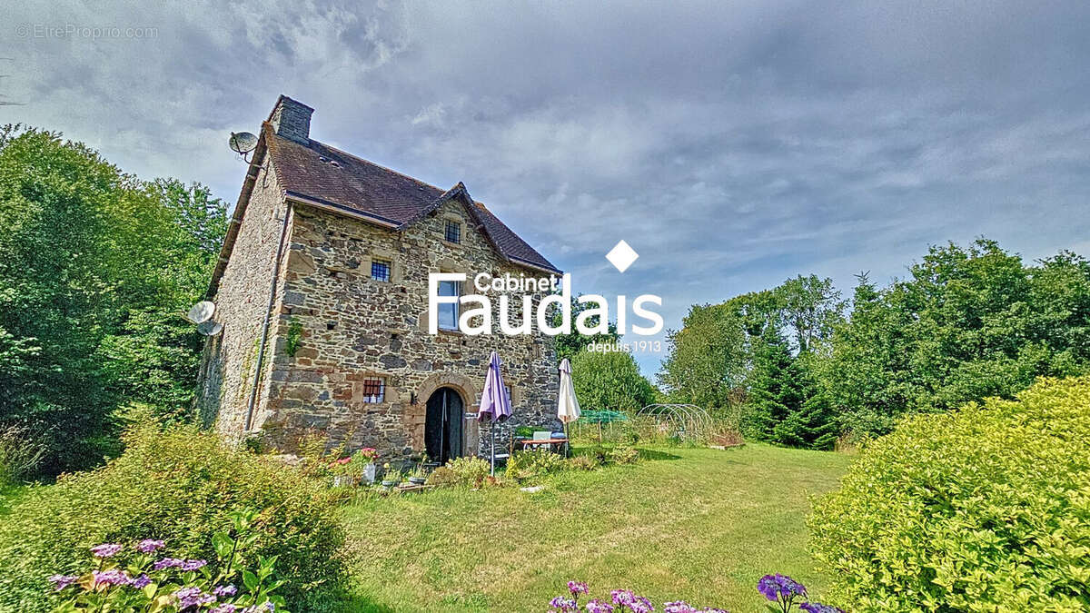 Maison à FEUGERES