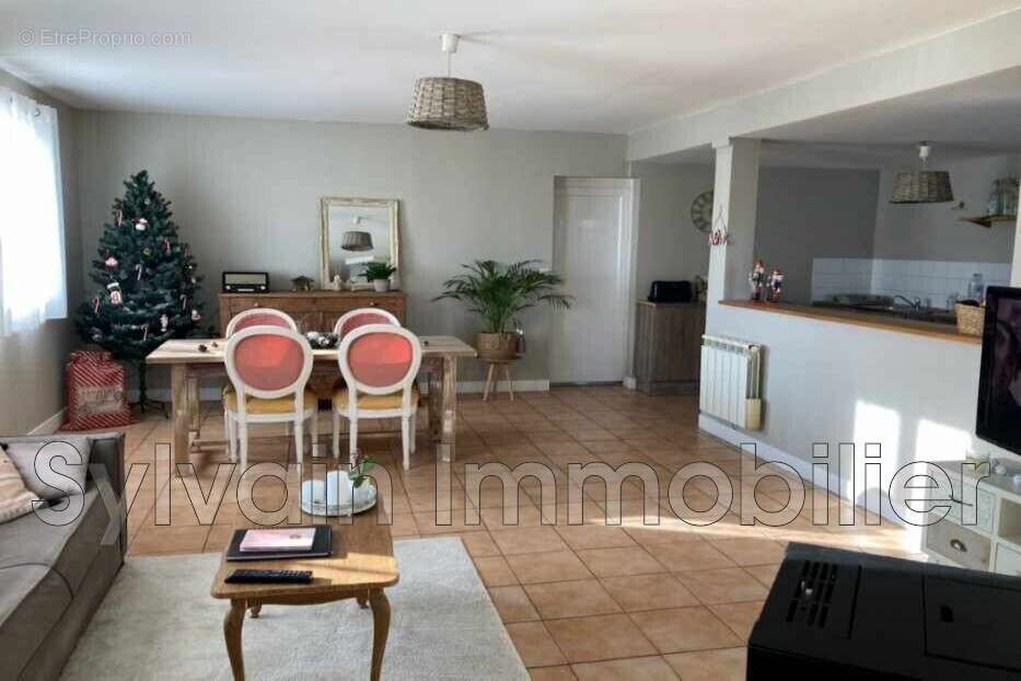 Maison 112 m² à Moliens  - photo 8
