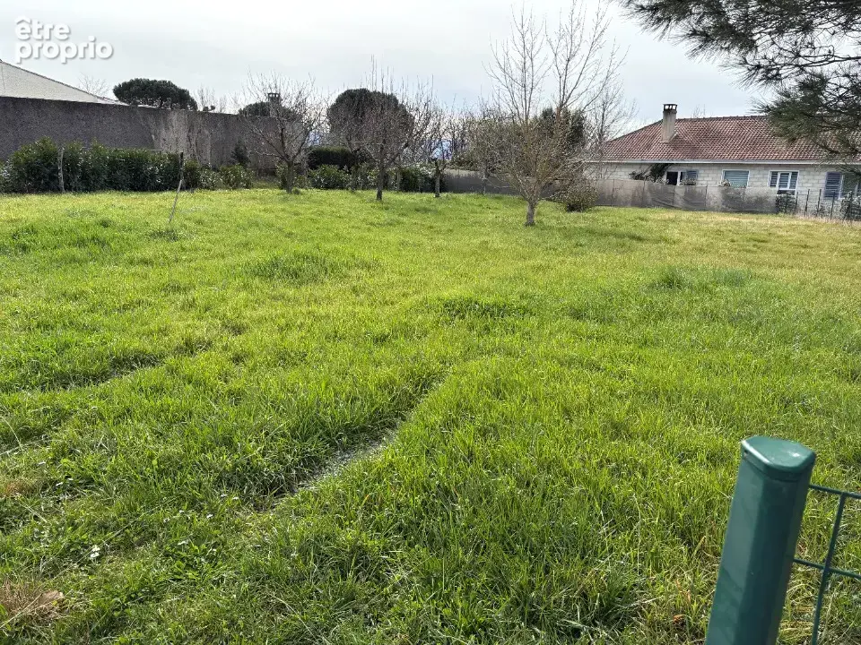 Terrain à CASTRES