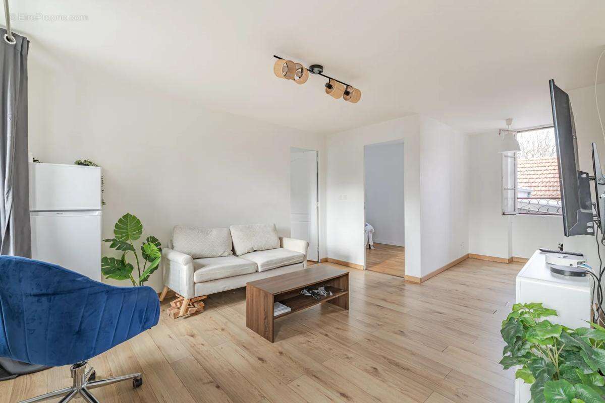 Appartement à COLOMBES