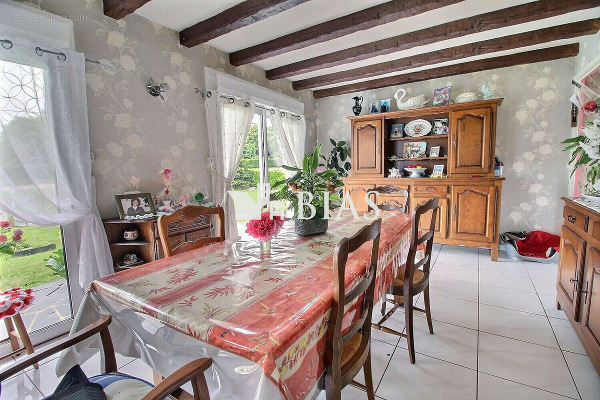 Maison à FORGES-LES-EAUX