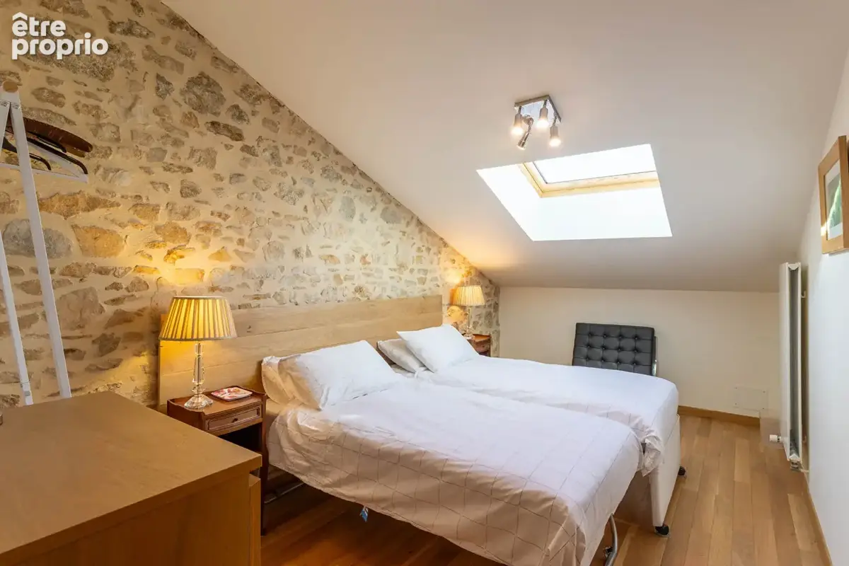 Deux maisons de caractères et piscine! - photo 13