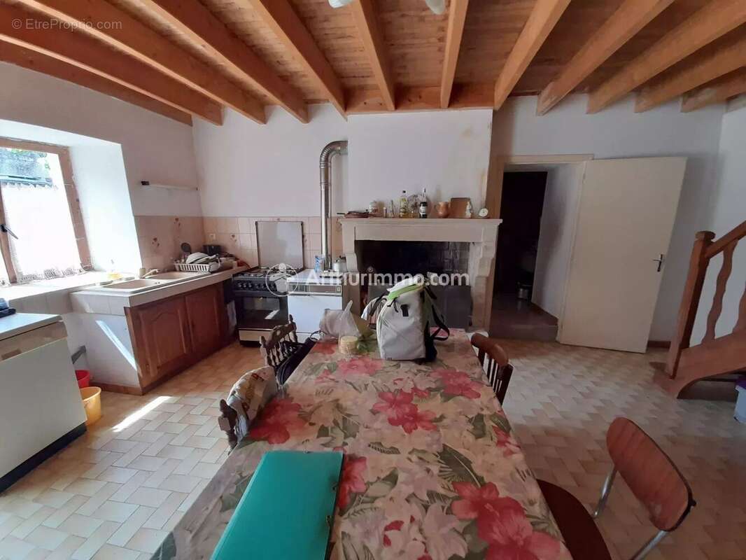 Maison à DAMPIERRE-SUR-BOUTONNE