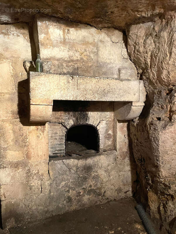 Commerce à SAINT-SAVINIEN