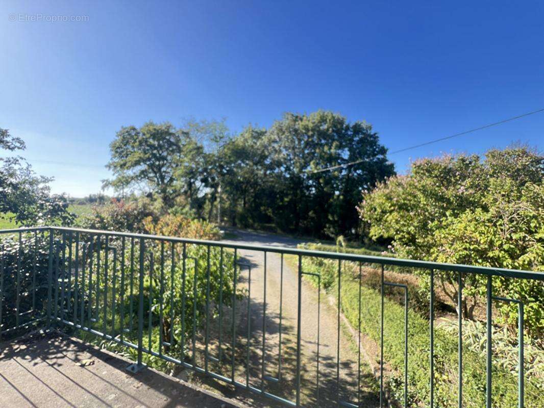 Maison à SAINT-MACAIRE-EN-MAUGES