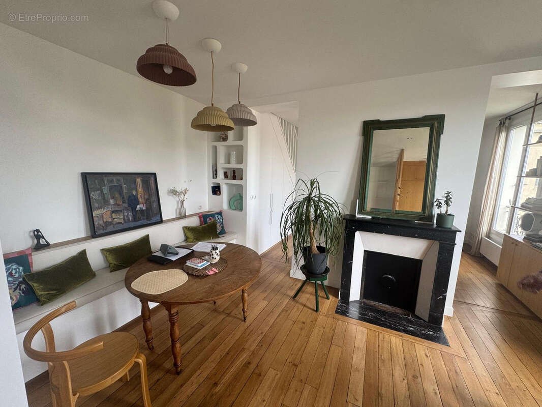 Appartement à CHARENTON-LE-PONT