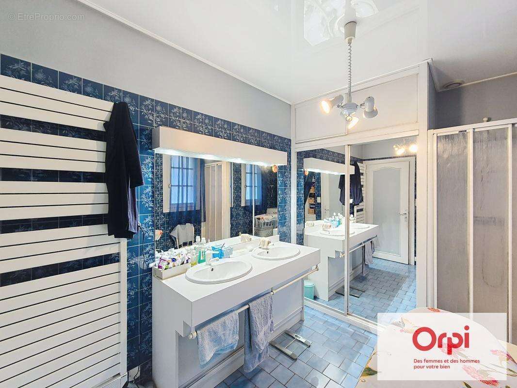 Maison à CONDAT-SUR-VEZERE