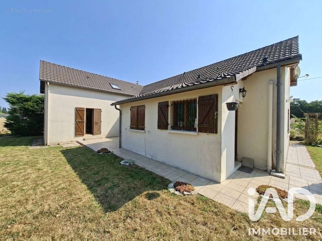 Maison 110 m² à Mazieres-De-Touraine  - photo 4