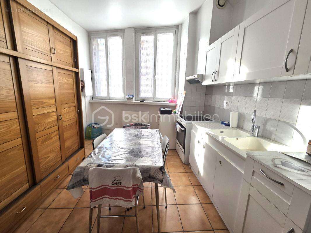 Appartement STUDIO Hyper centre Voiron     55 000 € - photo 2
