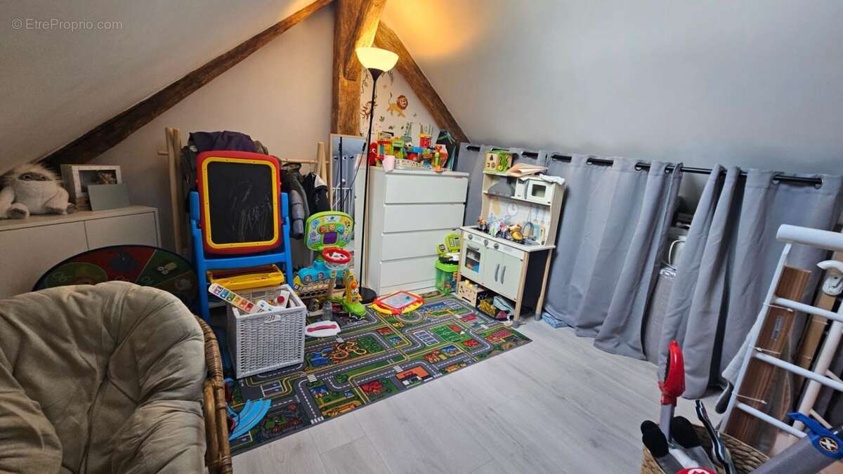 Maison à HOUDAN