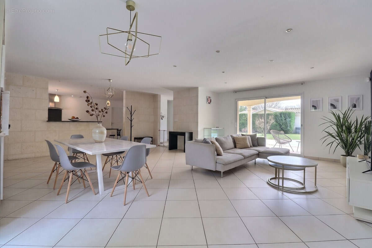 maison 5 pièces - 155 m² - Landiras - photo 3