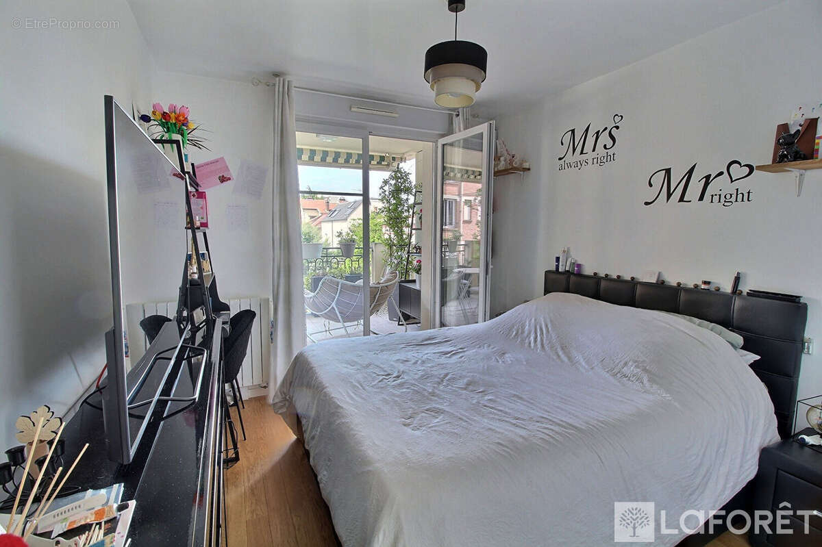 Appartement à LA GARENNE-COLOMBES