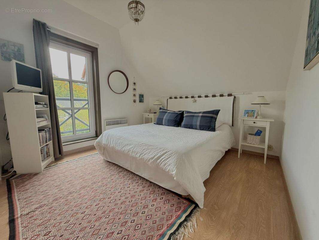 Maison à NESLES