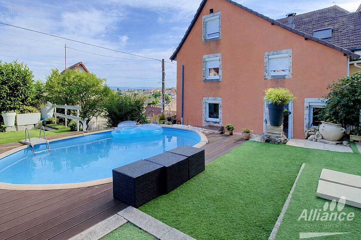 Jolie maison pierre sur 11a , piscine, vue imprenable - photo 1