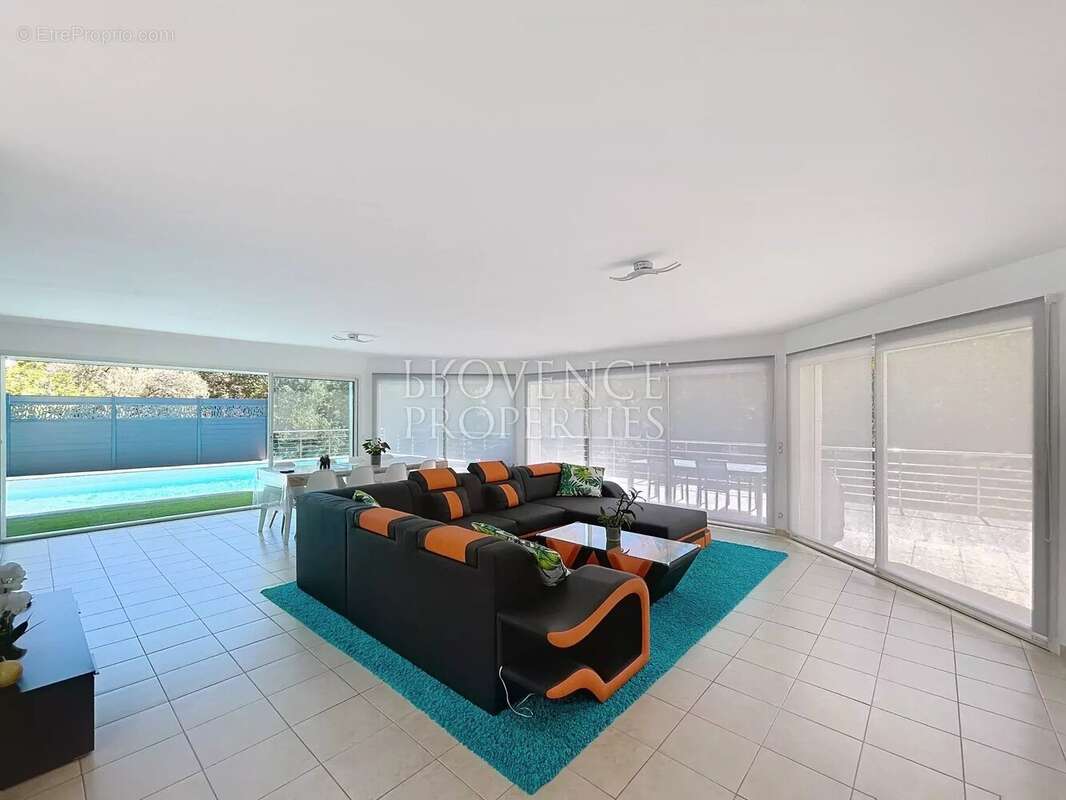 Maison à FLASSANS-SUR-ISSOLE