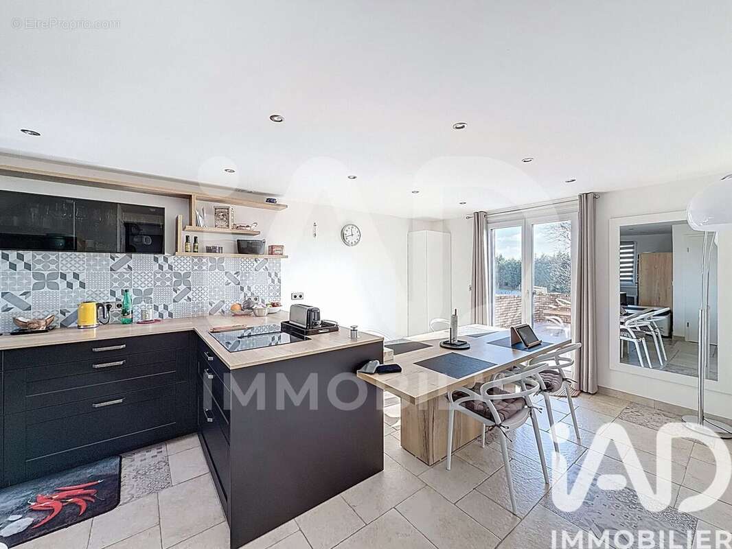 Photo 3 - Maison à VAL-DE-BRIDE