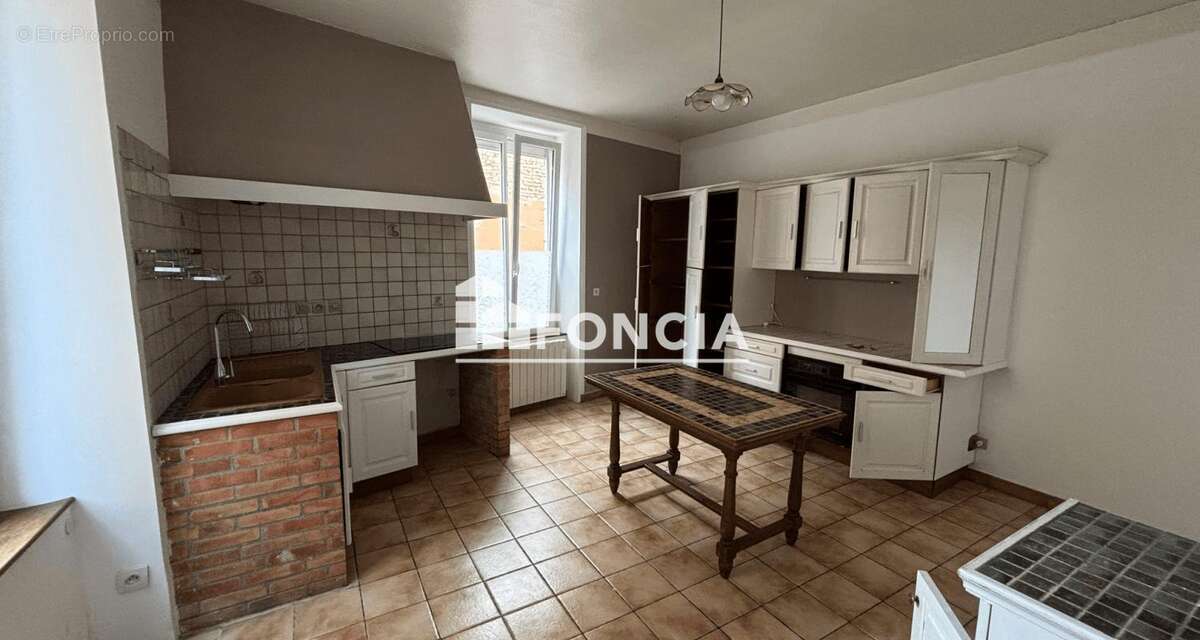 Maison à NEUVILLE-DE-POITOU