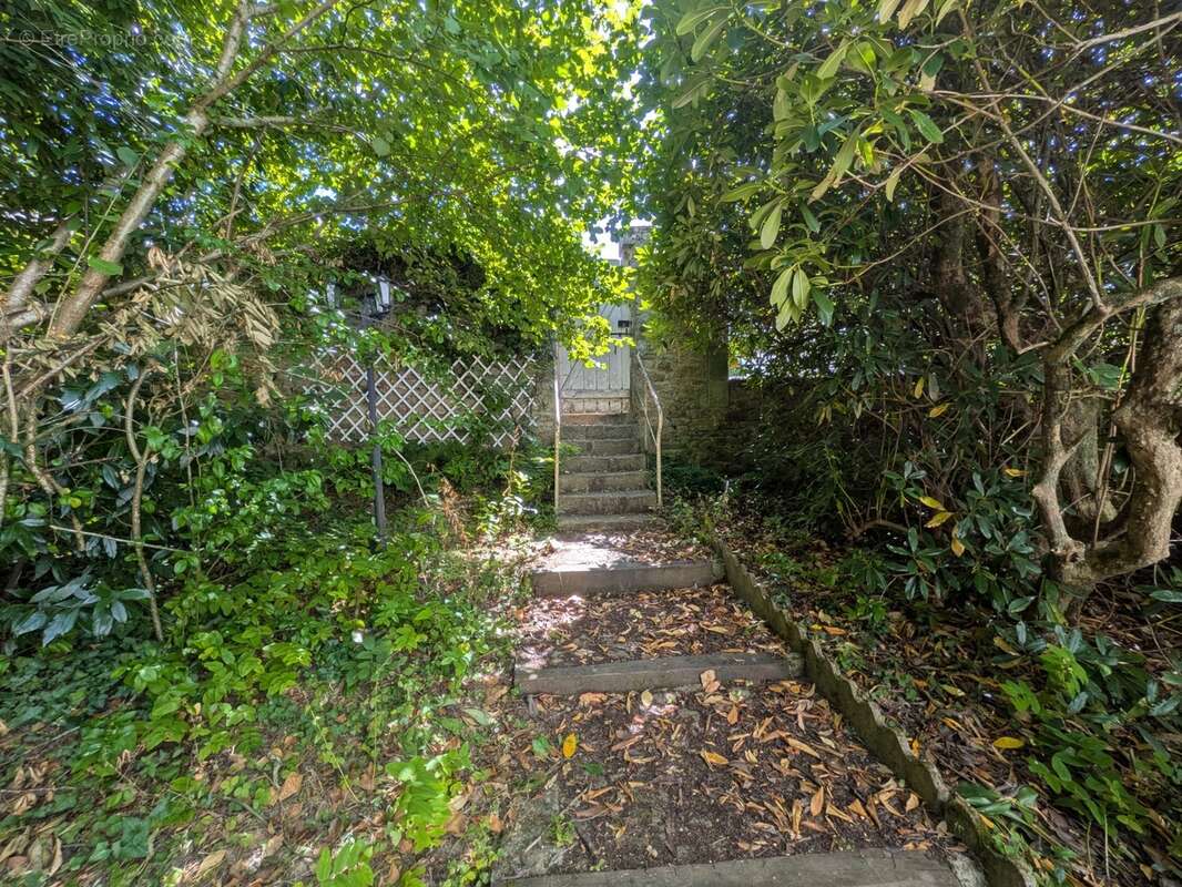 Guemene sur scorff maison bourgeoise  7 pièces 185 m² environ avec garage et dépendances,un puits une parcelle de 3706m² - photo 31
