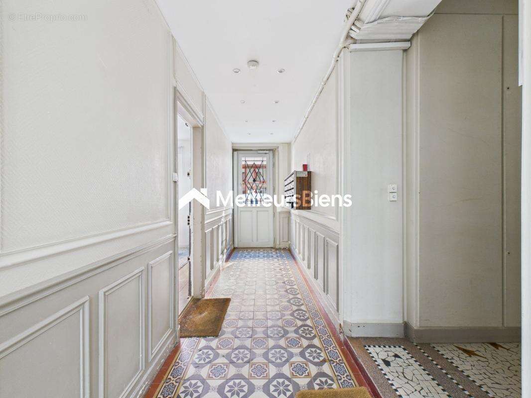 Appartement à PARIS-14E