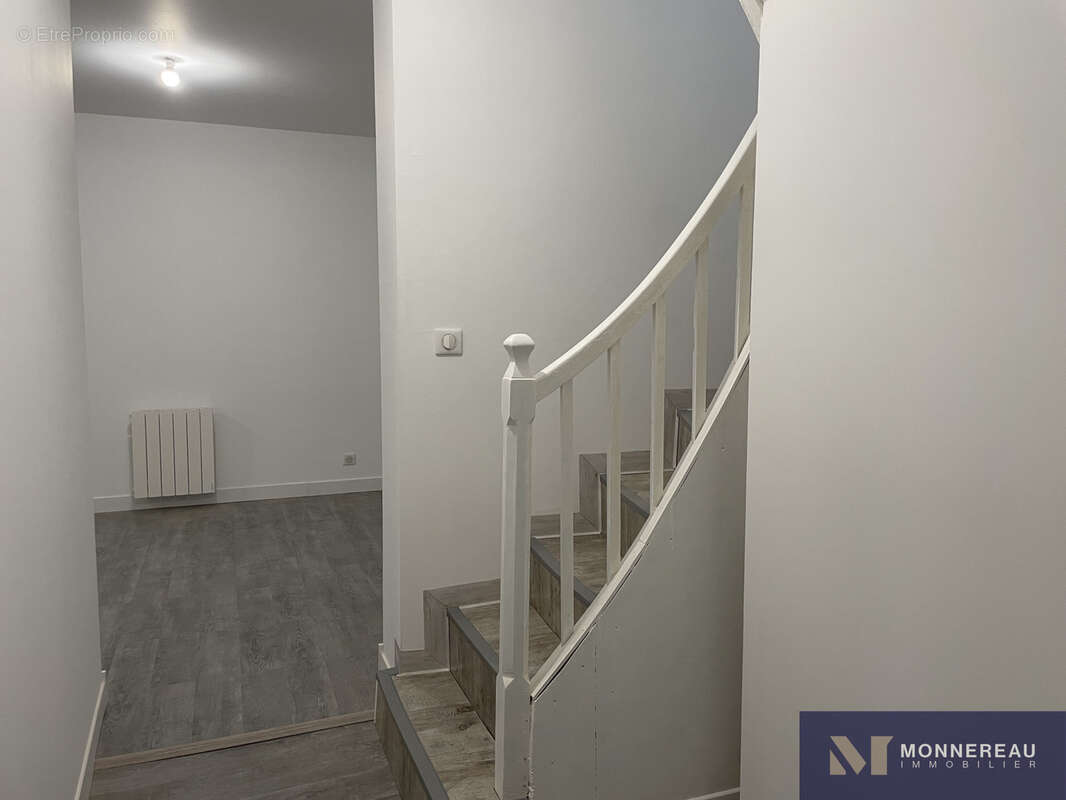 Appartement à BARBEZIEUX-SAINT-HILAIRE