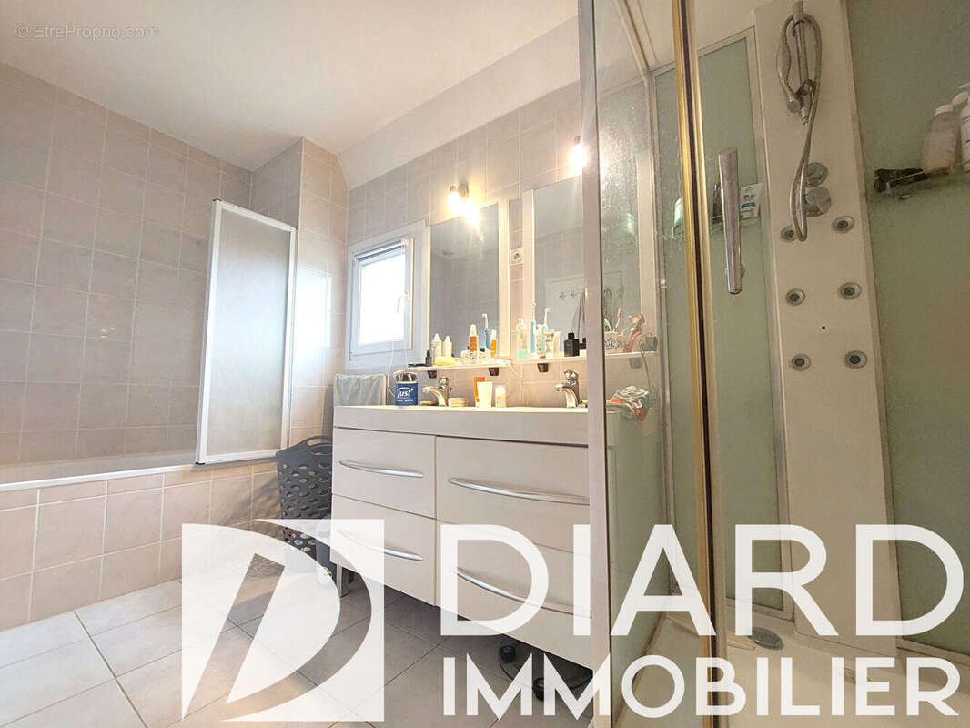 Maison 3 chambres LE PERTRE - 113 m2 - photo 6