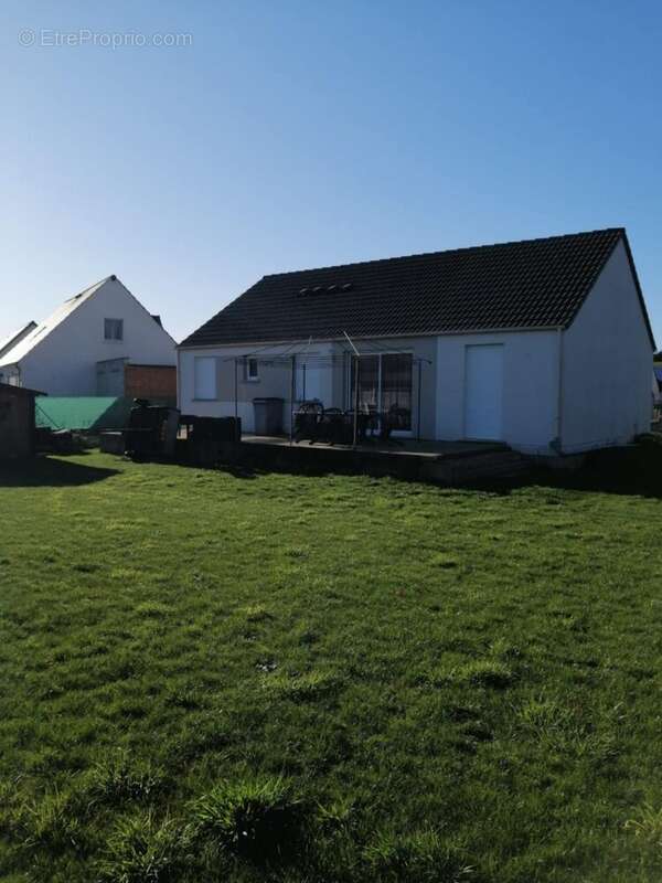 Maison à MOY-DE-L'AISNE