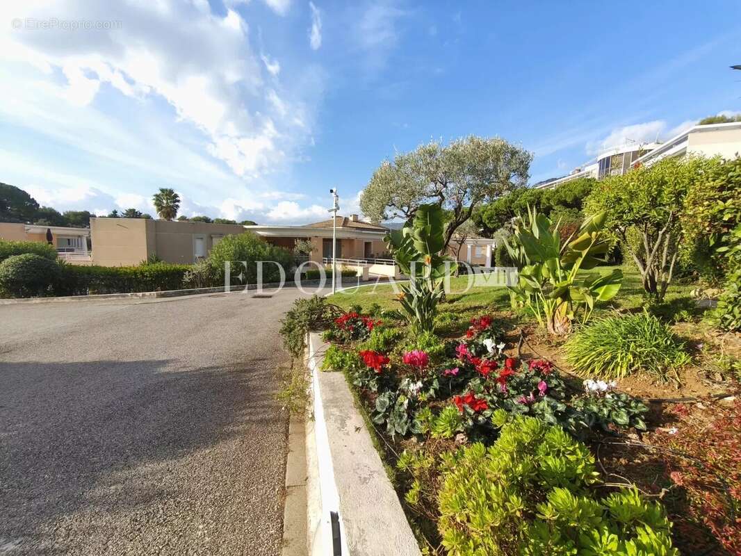 Appartement à ROQUEBRUNE-CAP-MARTIN
