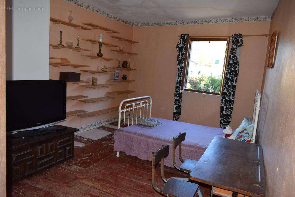 Maison 190 m² à Quillan  - photo 7