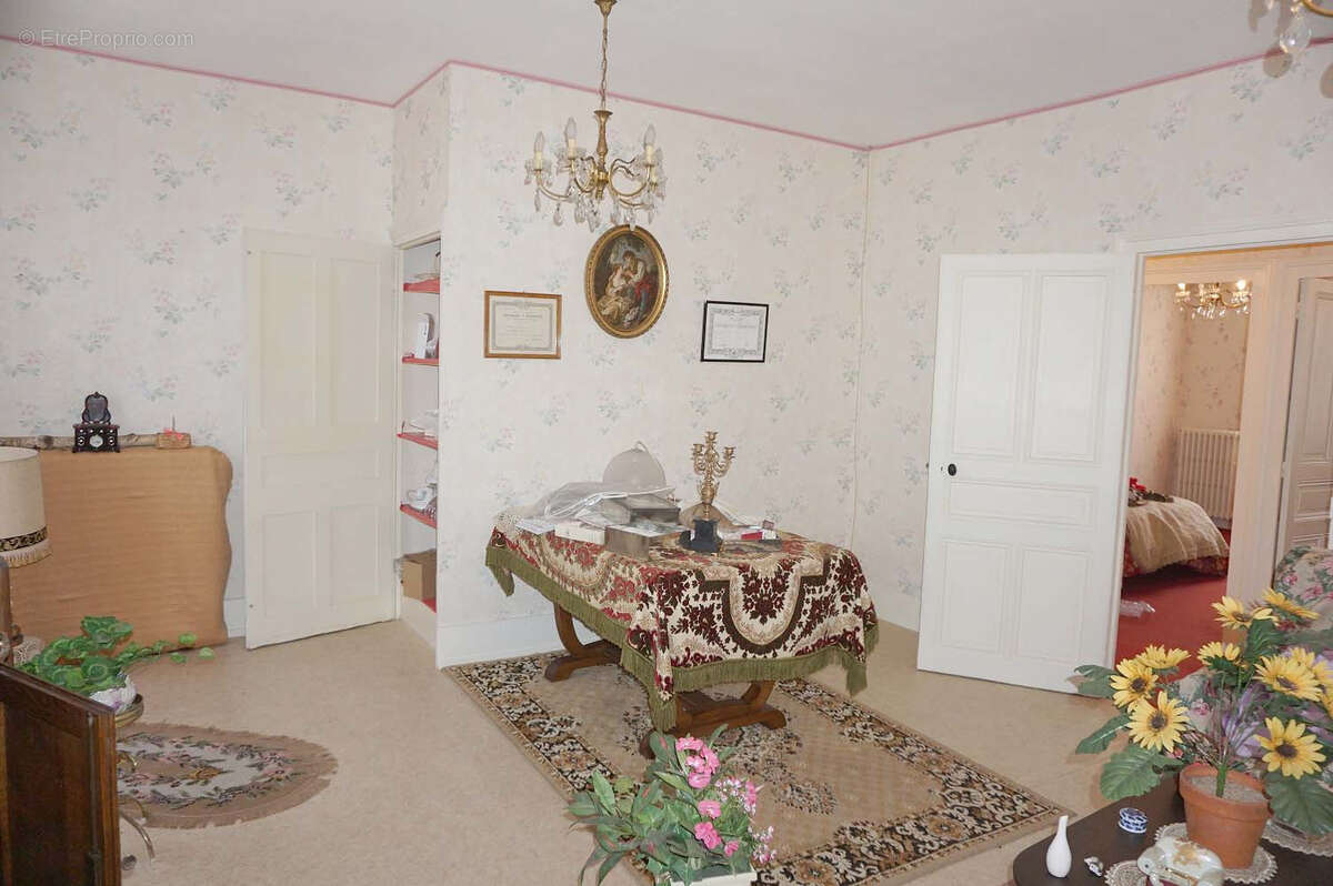 Maison à LUZY