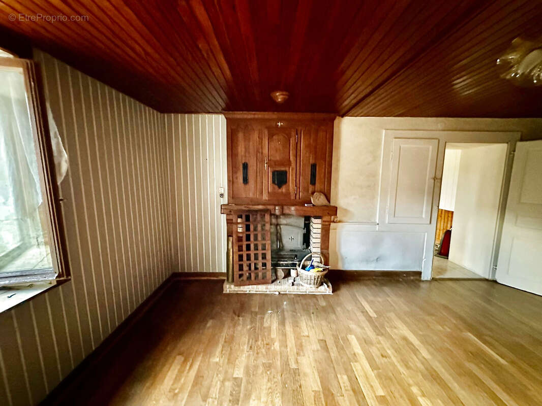 Maison à VERNOIS-LES-BELVOIR