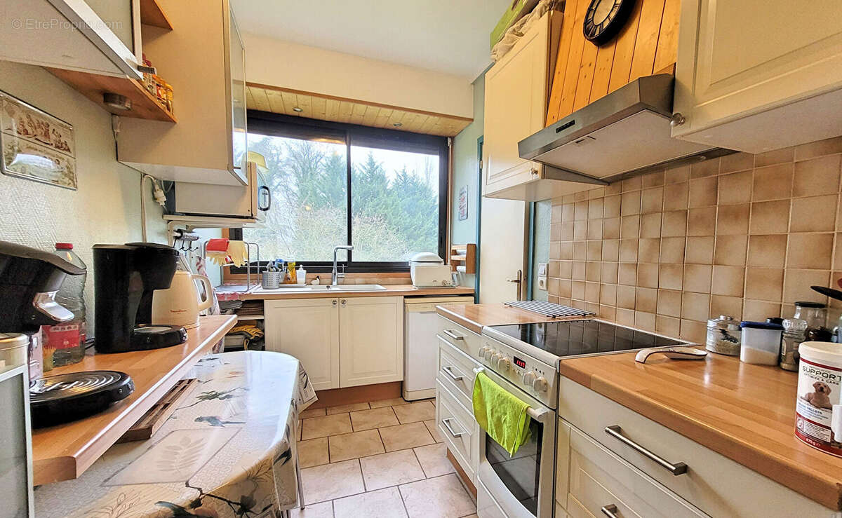 Appartement à LE COUDRAY-MONTCEAUX