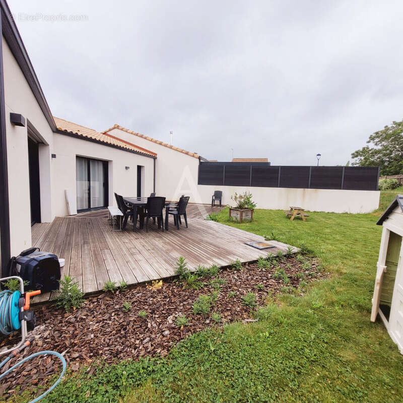 Maison à LA BOISSIERE-DES-LANDES